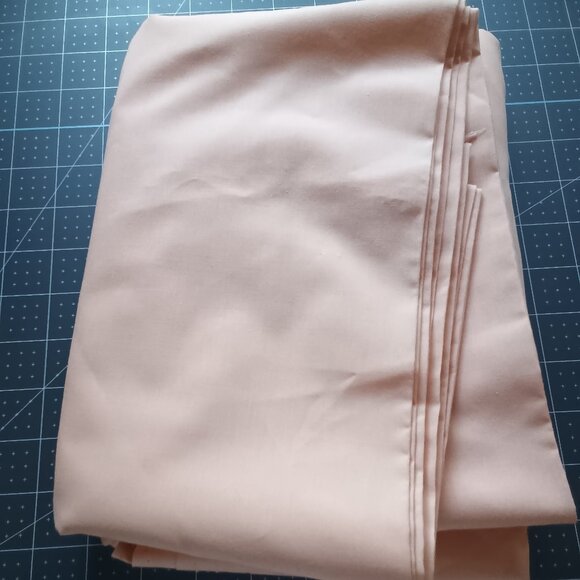 Peach/Salmon Poly Cotton Sewing/Quilting Fabric 45" x 6.2 Yds - Picture 1 of 4